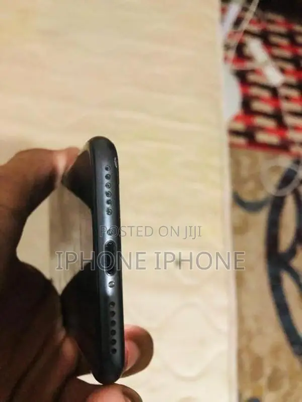 Apple iPhone 8 (Used)