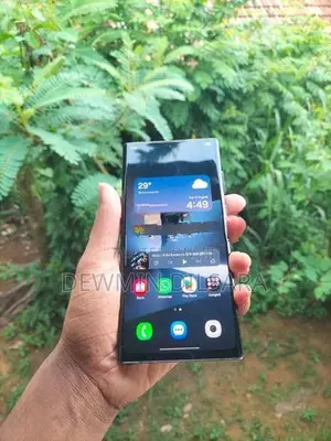 Samsung Galaxy S22 Ultra (Used)