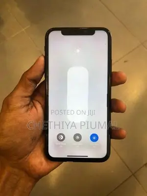 Apple iPhone XS (Used)