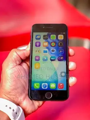 Apple iPhone SE 2 Black 128GB (Used)