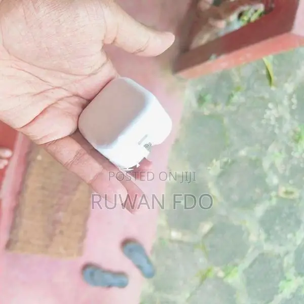 Apple 20w adapter