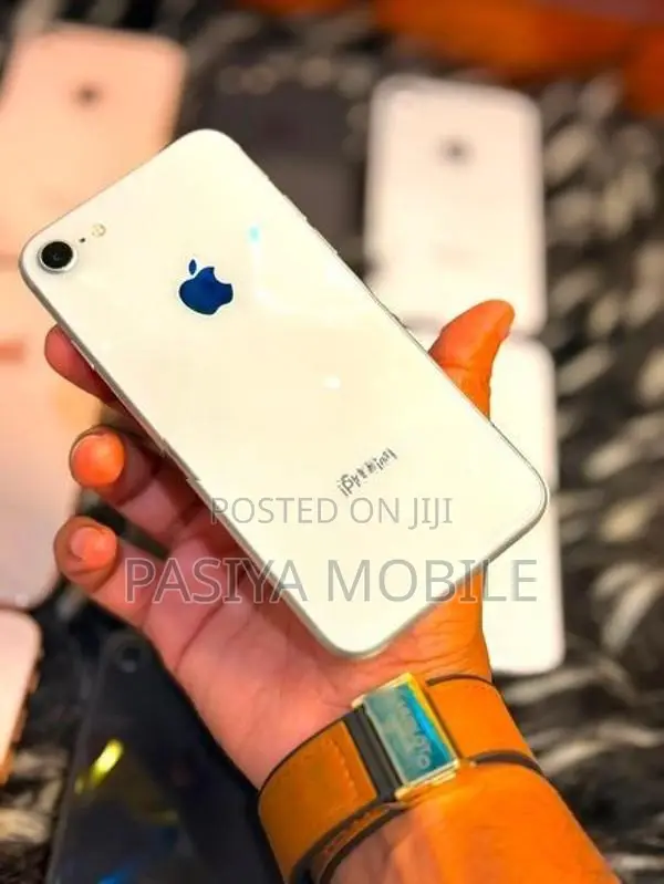 Apple iPhone 8 (Used)