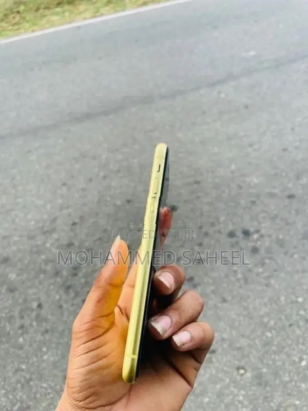 Apple iPhone 11 good (Used)