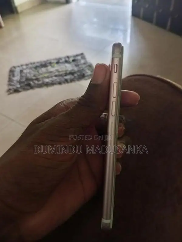 Apple iPhone 7 (Used)