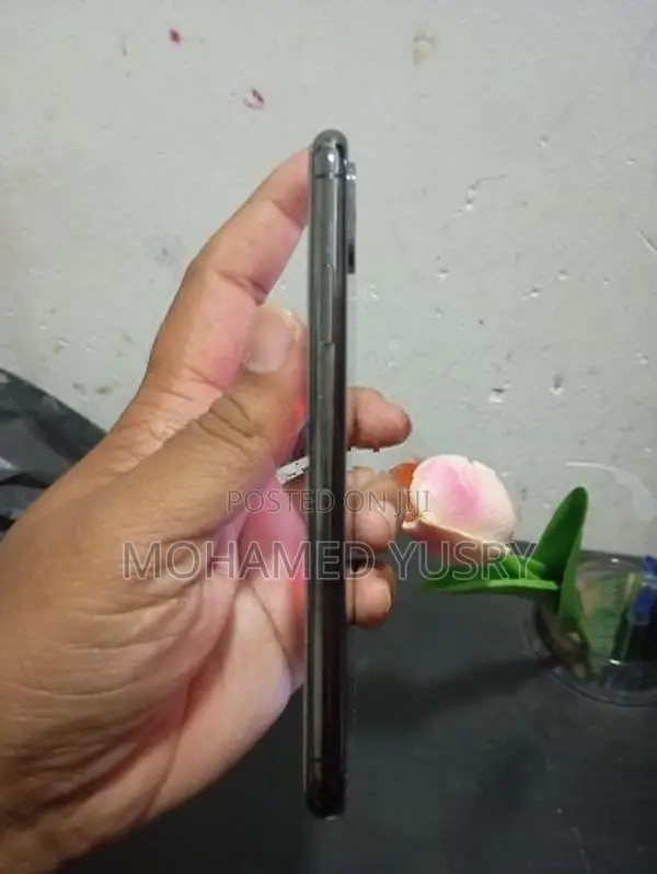 Apple iPhone XS (Used)