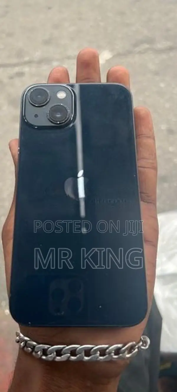 Apple iPhone 13 (Used)