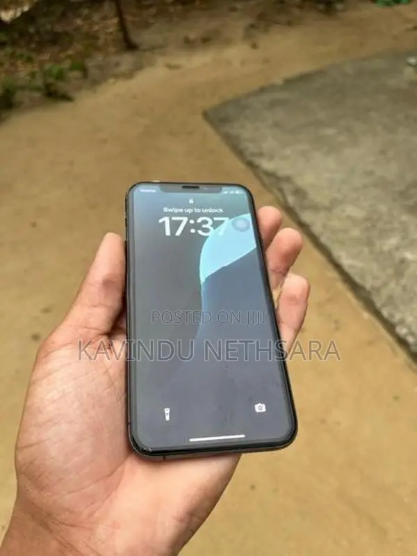 Apple iPhone XS (Used)