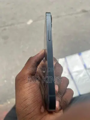 Apple iPhone 13 (Used)