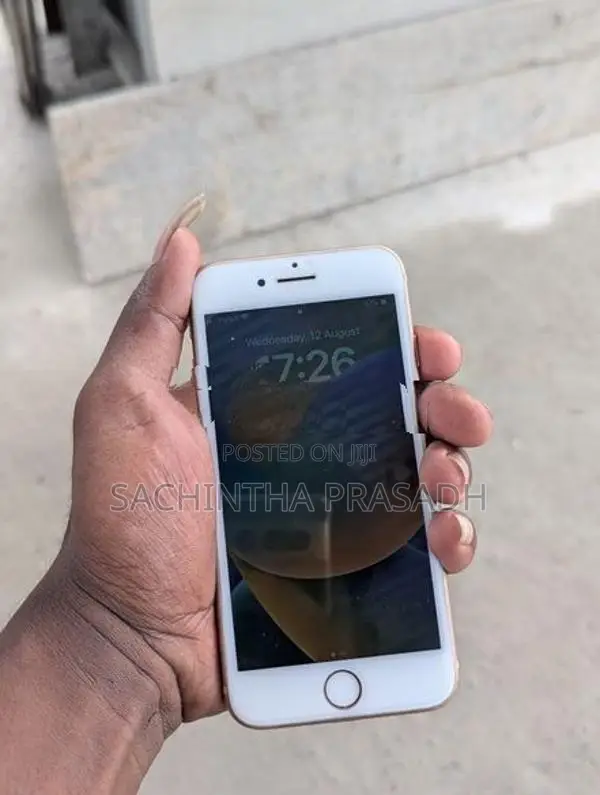 Apple iPhone 8 (Used)