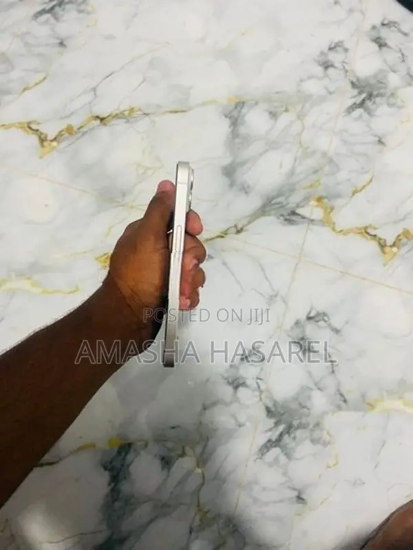 Apple iPhone 14 (Used)