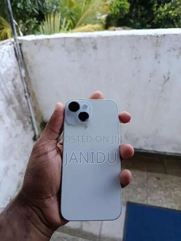 Apple iPhone 15 (Used)