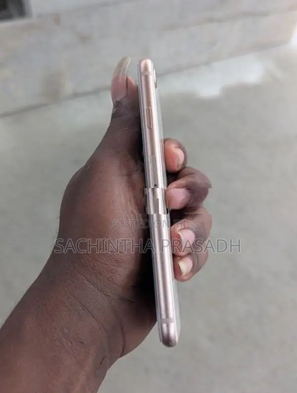 Apple iPhone 8 (Used)
