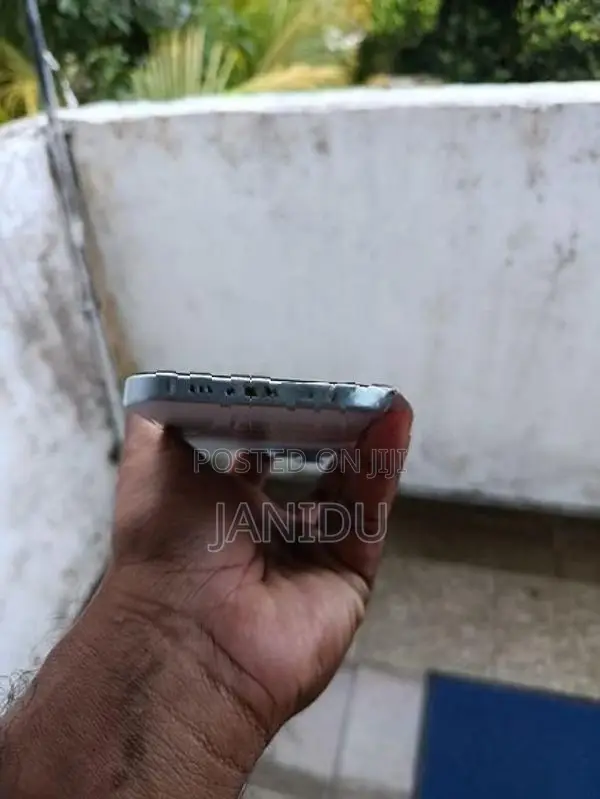 Apple iPhone 15 (Used)