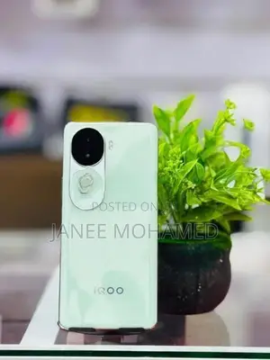 iqoo z9s 5g 8-256 (Used)