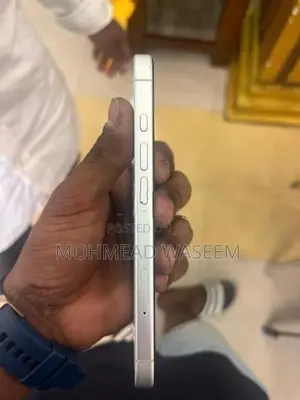 Apple iPhone 16 I phone (Used)