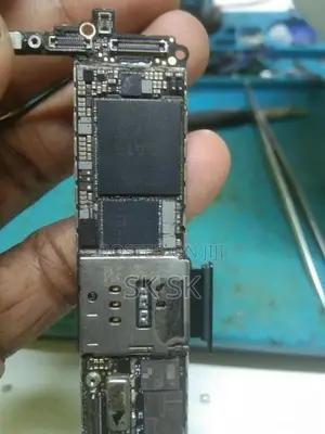 Apple iPhone Se 2 Logic Board