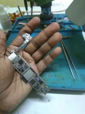 Apple iPhone Se 2 Logic Board