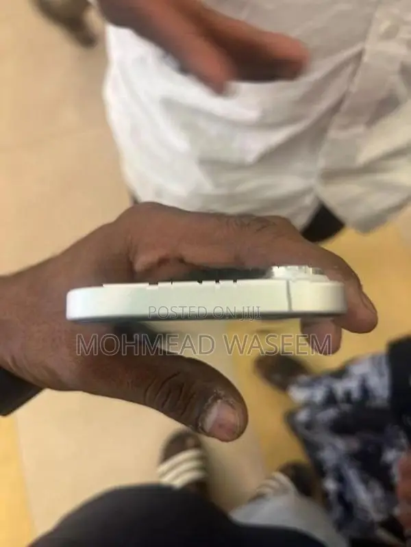 Apple iPhone 16 I phone (Used)