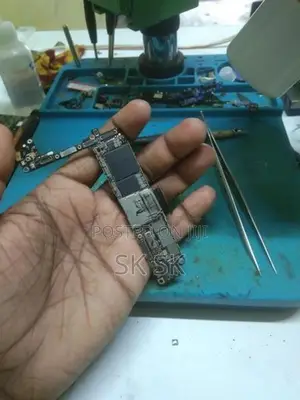 Apple iPhone Se 2 Logic Board