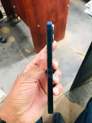 Apple iPhone 13 (Used)