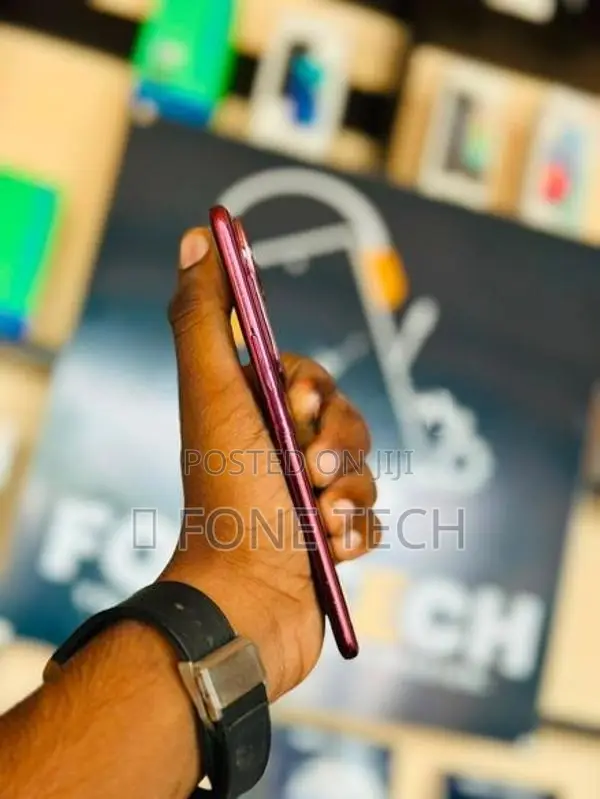Vivo V50 8GB 256GB (Used)
