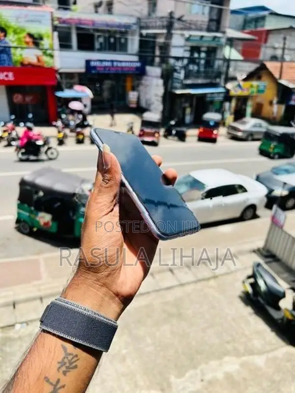 Apple iPhone 11 128GB (Used)