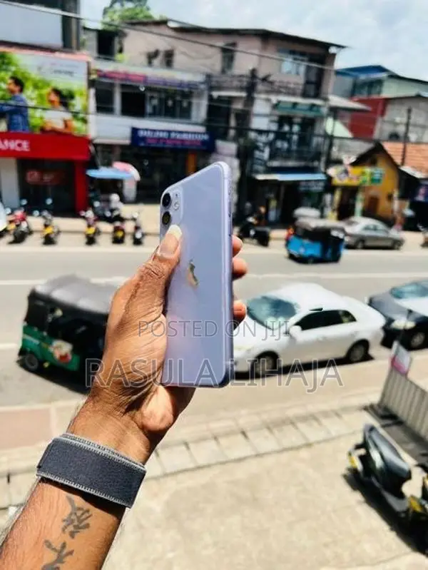 Apple iPhone 11 128GB (Used)