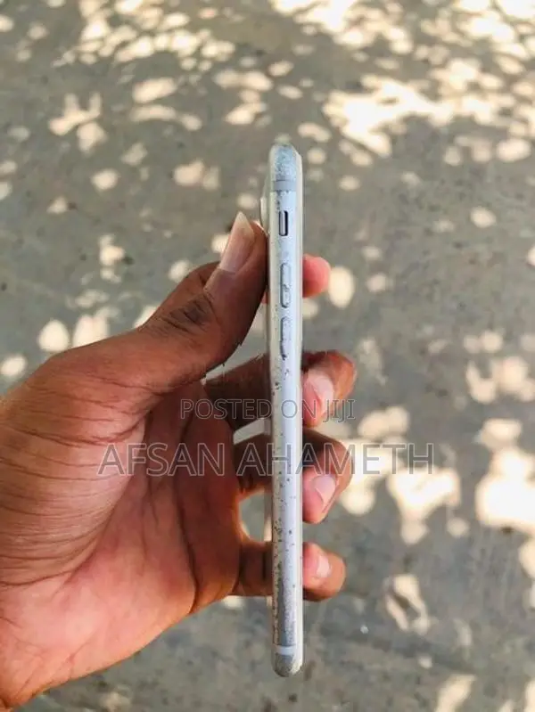 Apple iPhone 7 (Used)