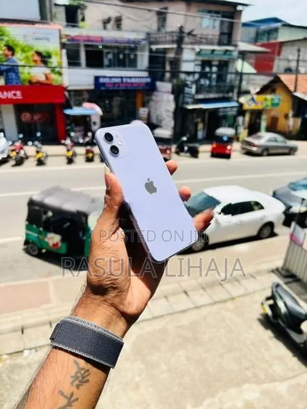 Apple iPhone 11 128GB (Used)