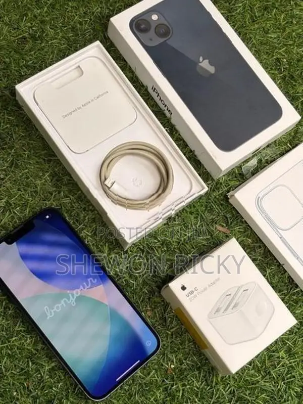 Apple iPhone 13 (Used)