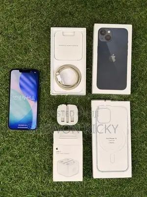 Apple iPhone 13 (Used)