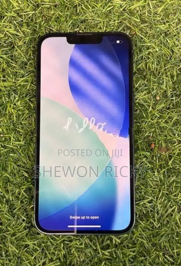 Apple iPhone 13 (Used)