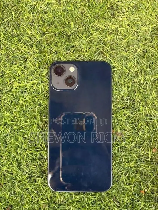 Apple iPhone 13 (Used)