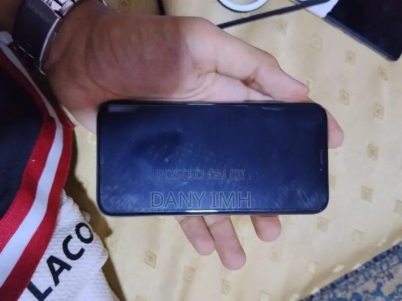 Apple iPhone XS (Used)