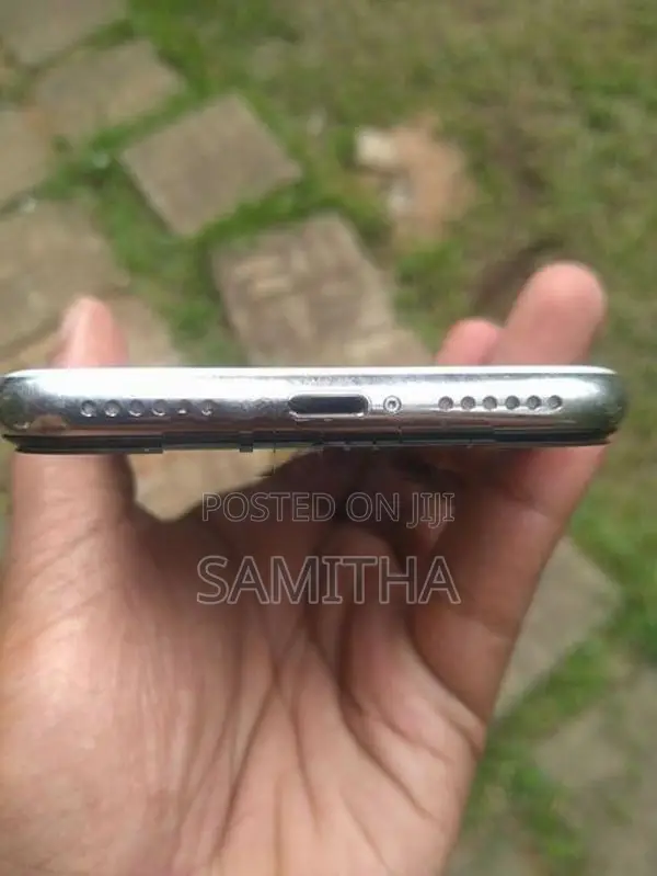 Apple iPhone X 256GB (Used)