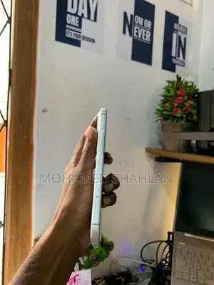 Apple iPhone 17 Pro Max 256GB SILVER (Used)