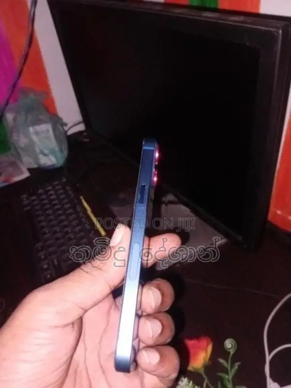 Apple iPhone 13 (Used)