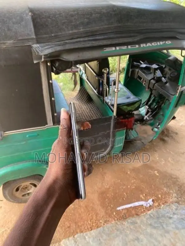 Samsung Galaxy A50 S (Used)