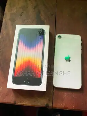 Apple iPhone SE 3 (Used)