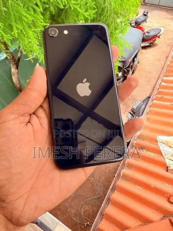 Apple iPhone SE 3 (Used)