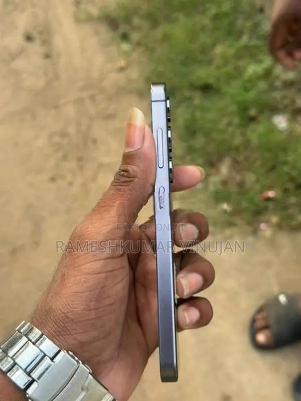 Samsung Galaxy S24 (Used)