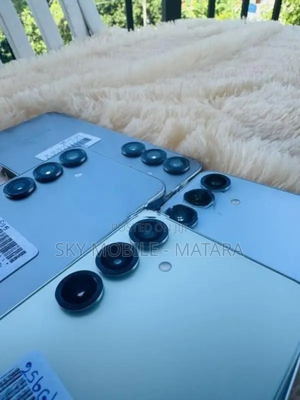 Samsung Galaxy S25 256GB (Used)