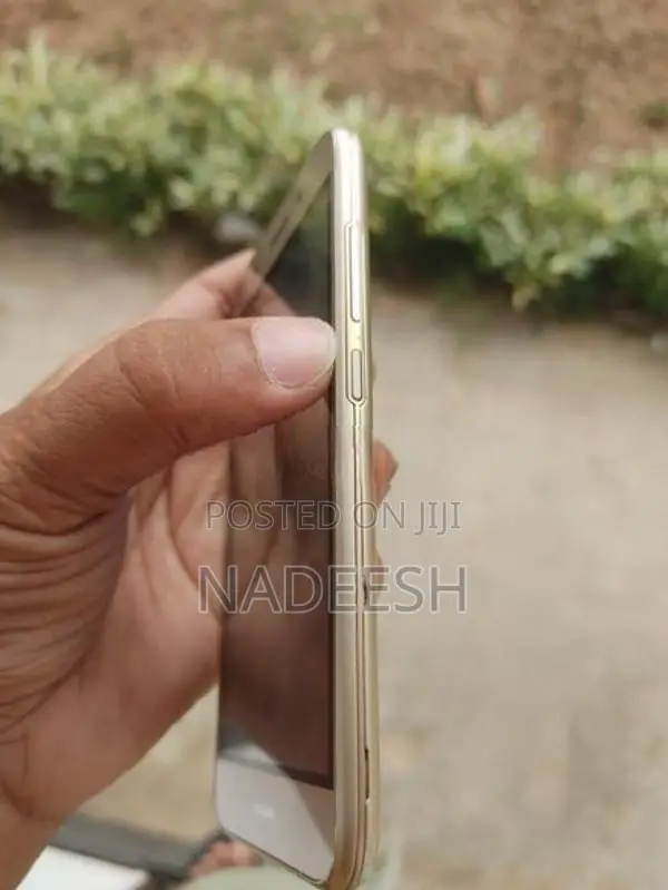 Huawei mobile phone (Used)