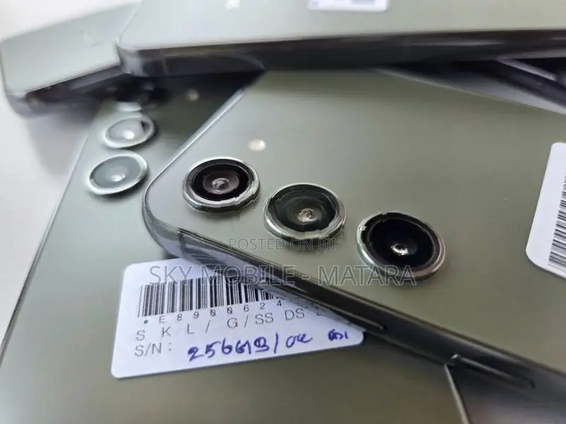 Samsung Galaxy S23 256GB (Used)
