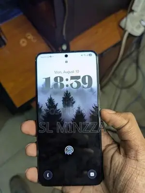 Samsung Galaxy S22 (Used)