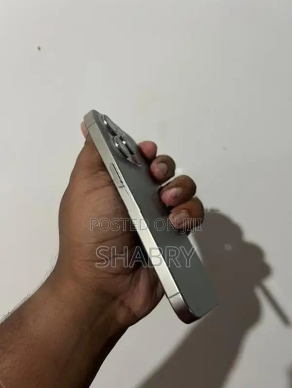 Apple iPhone 15 Pro (Used)