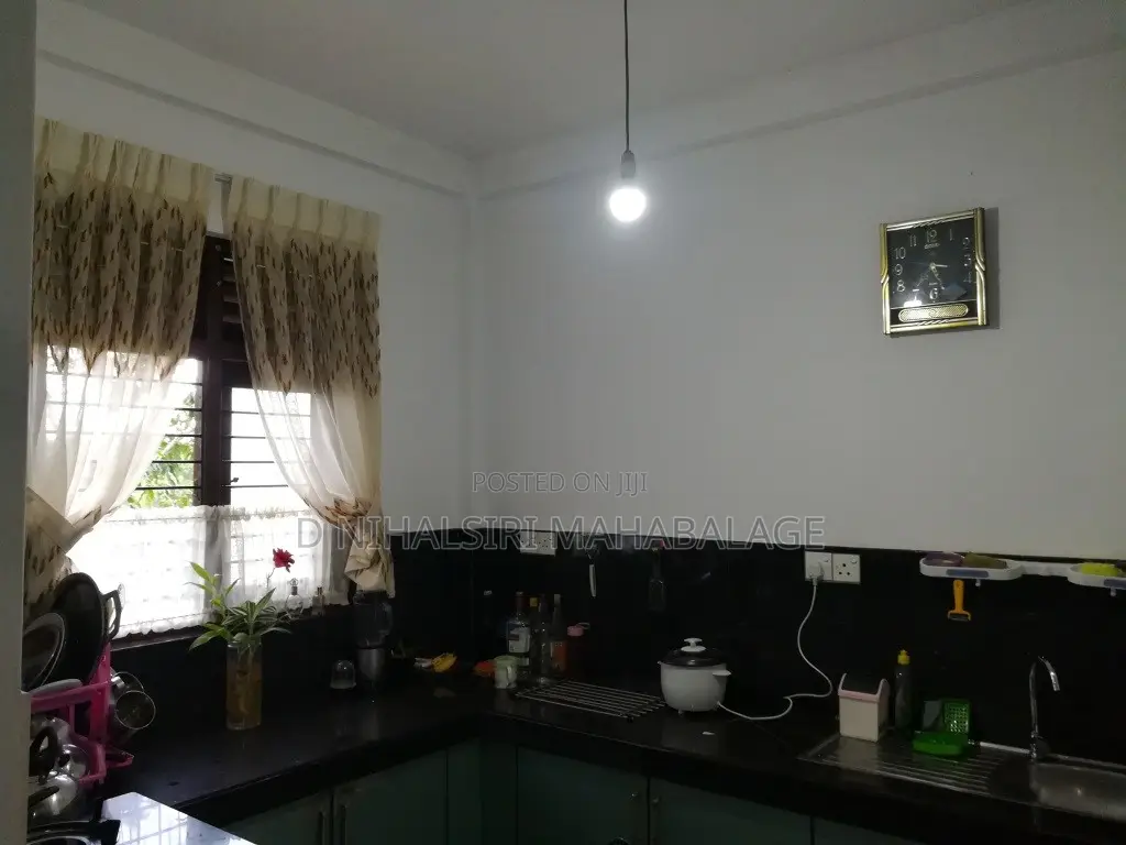 6bdrm House in Piliyandala for sale