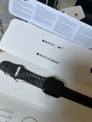 Apple Watch Series 7 Nike Edition