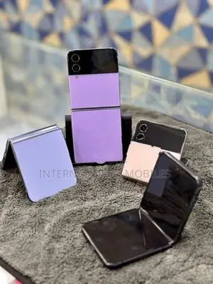 Samsung Galaxy Z Flip 4 256GB 5G (Used)