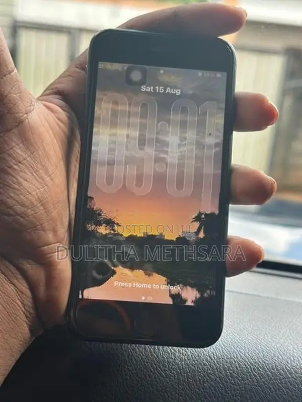 Apple iPhone SE 3 (Used)